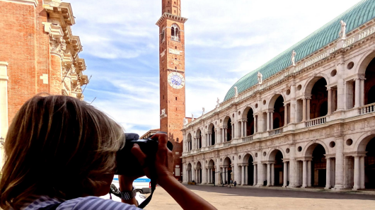 <p>Name / Location / Architect</p>