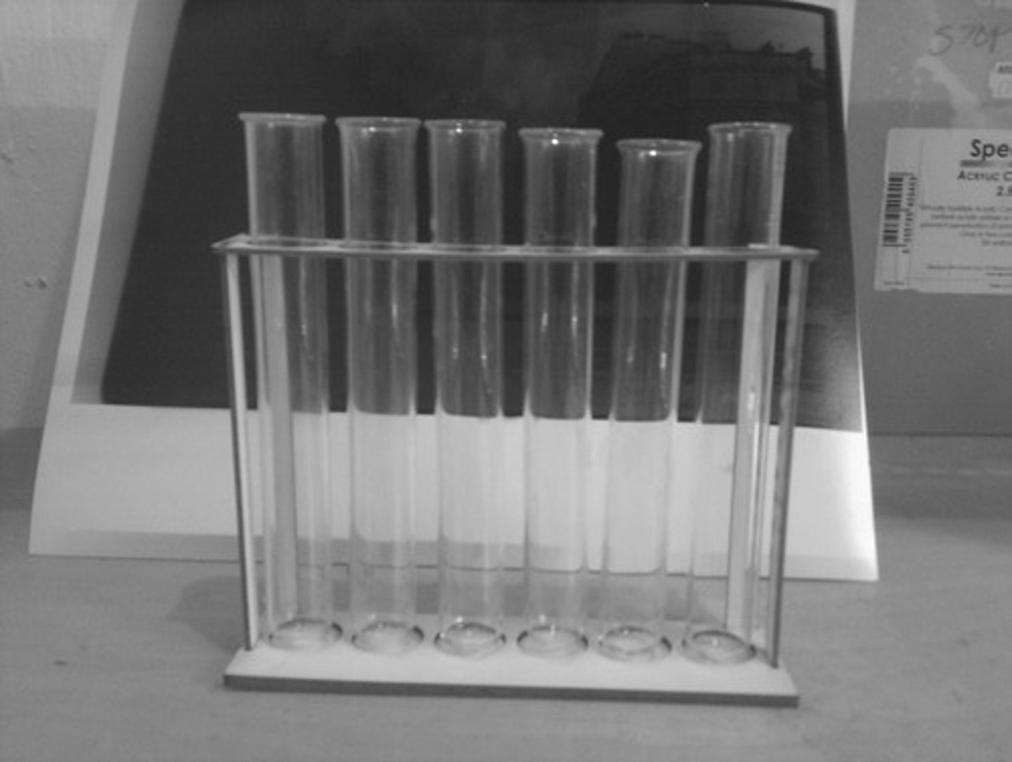 <p>A clear, cylindrical glass tube usually open at one end and rounded at the other, used in laboratory experimentation.</p>