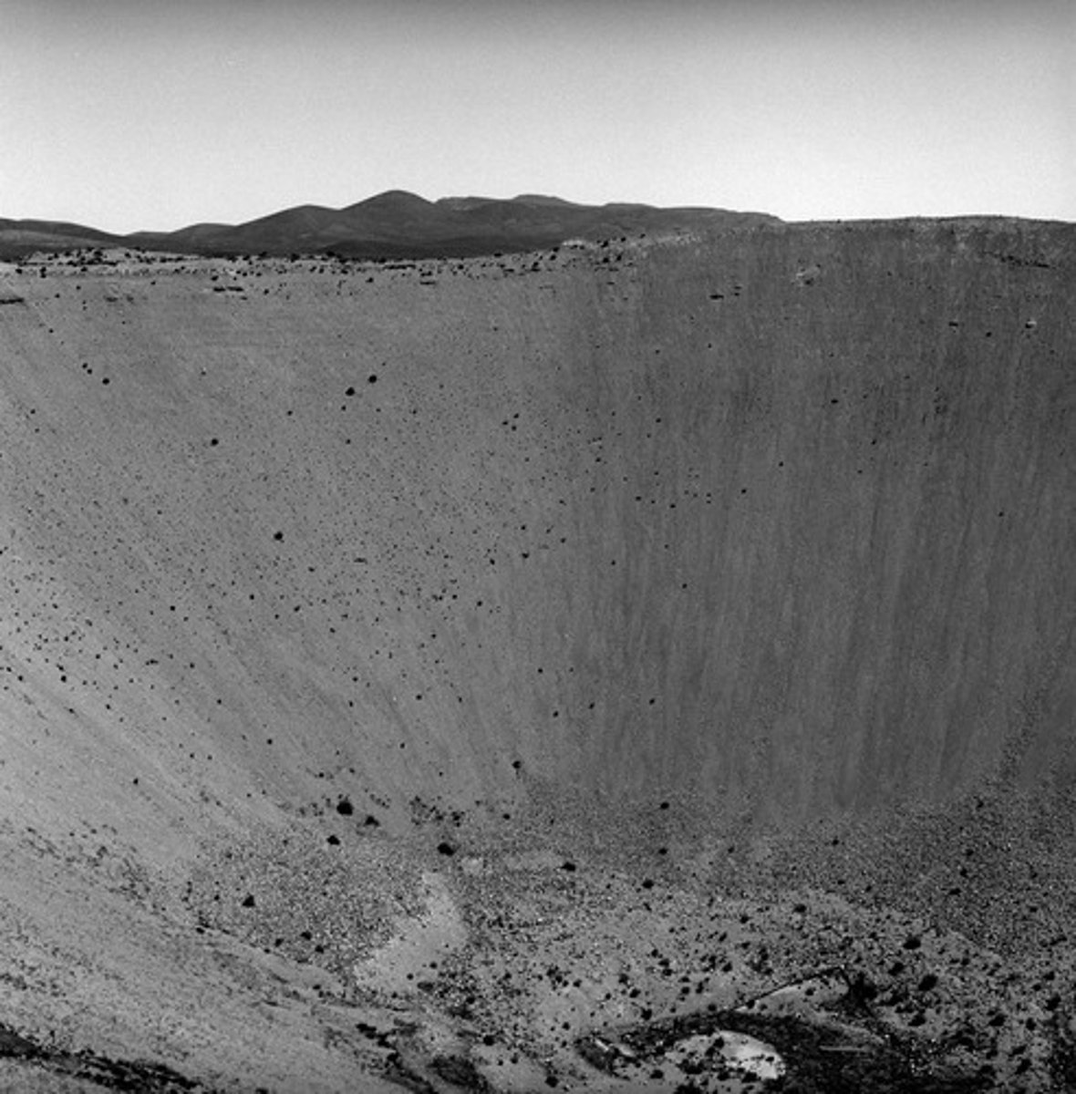 <p>crater</p>