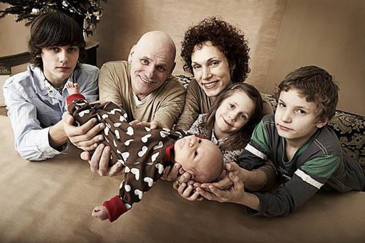 <p>raise, grow; develop,cultivate</p>