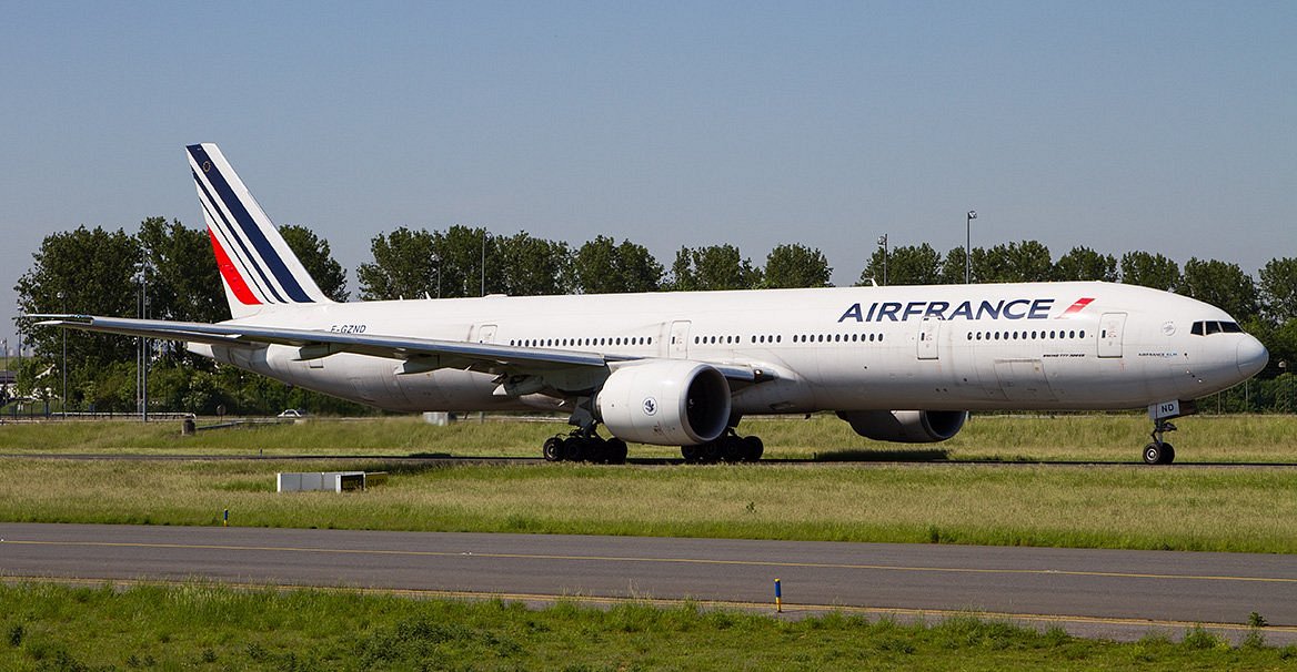 @AIR FRANCE 24/7 