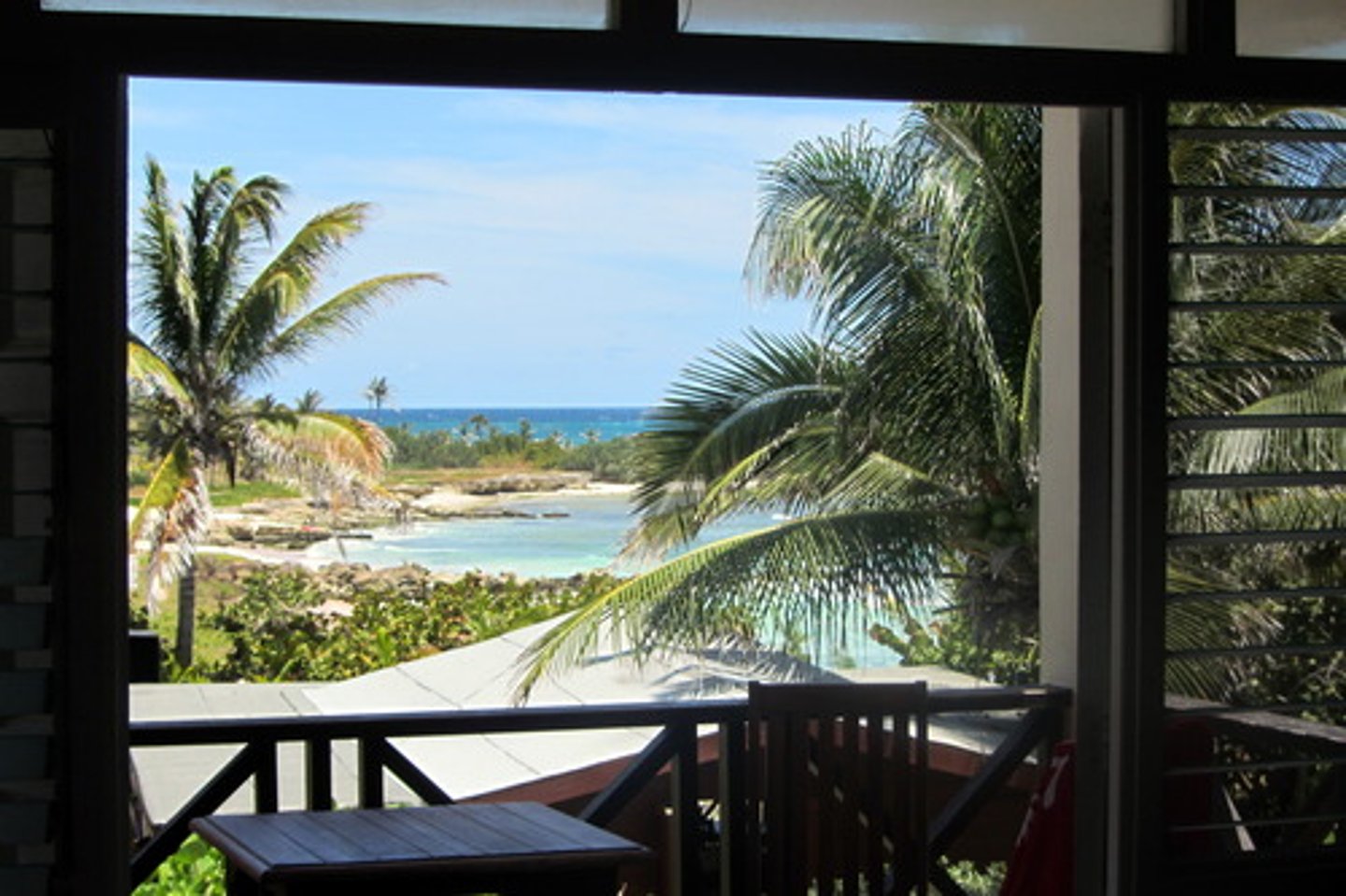 <p>n., v. /vju:/ sự nhìn, tầm nhìn; nhìn thấy, xem, quan sát</p>