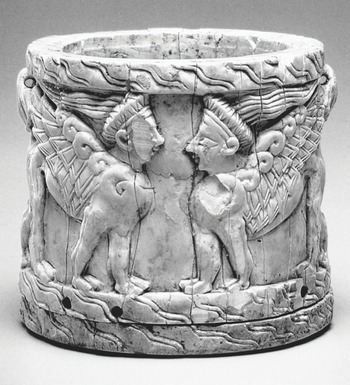 <p>Pyxis with sphinxes </p>