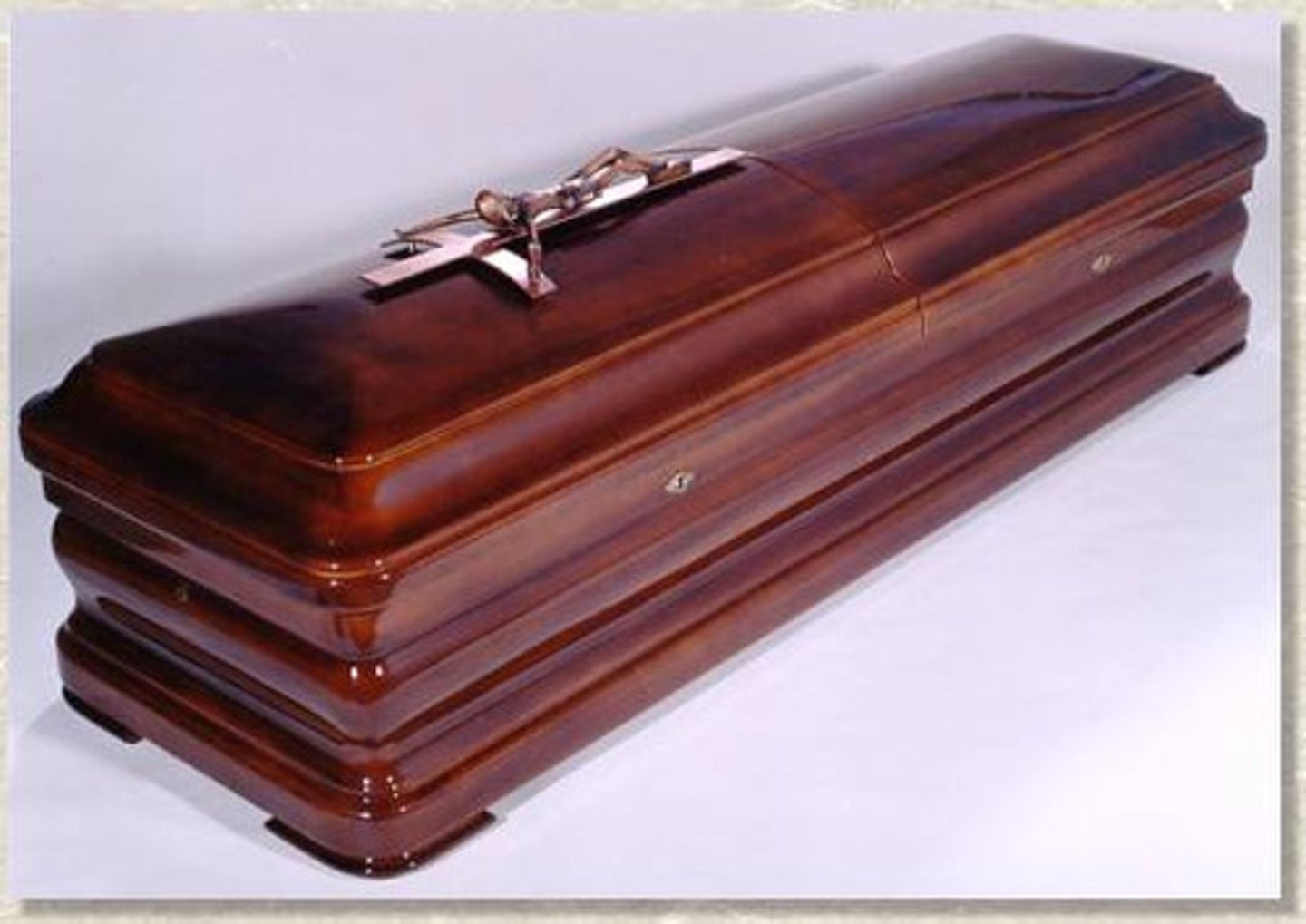 <p>casket</p>