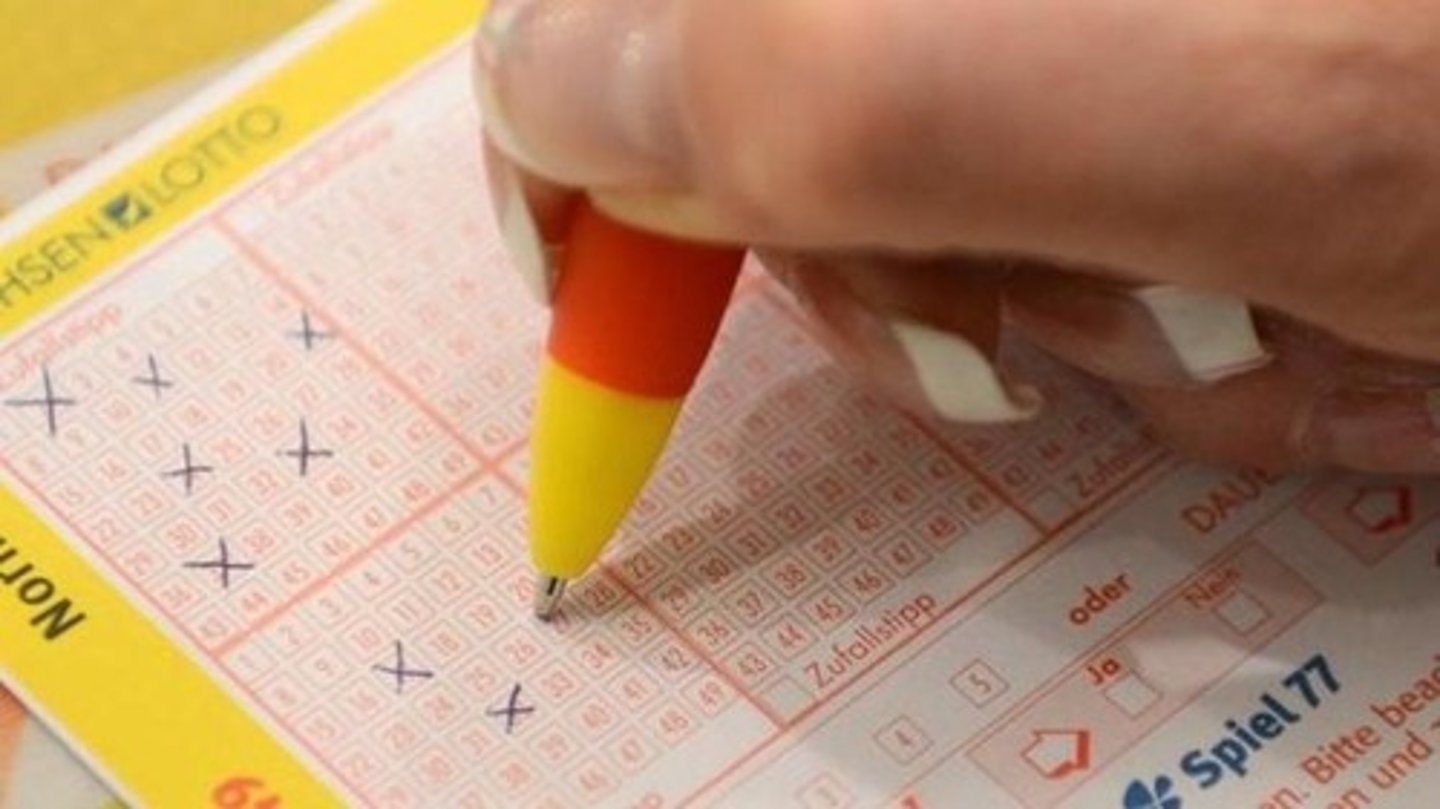 <p>лотерейний квиток</p>