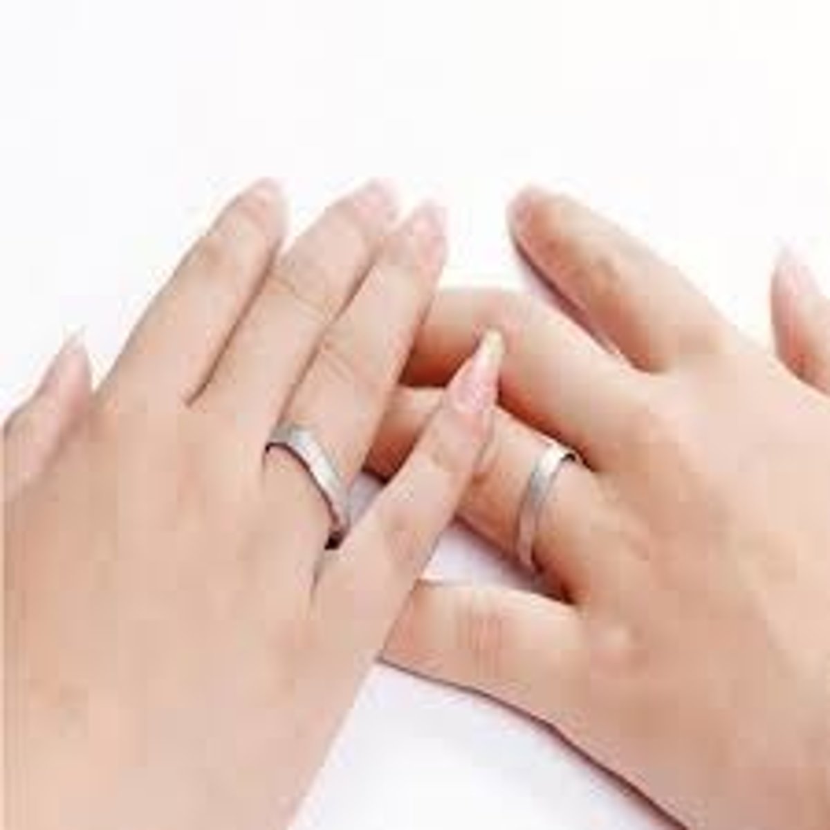 <p>đính hôn (ước- hôn)</p>