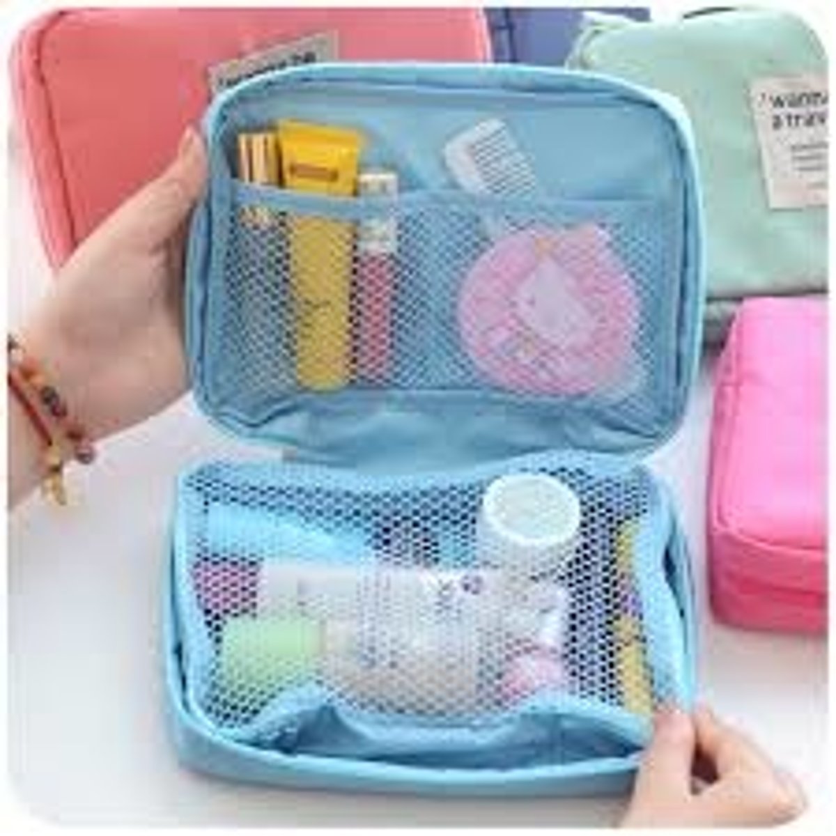 <p>a / the toiletry kit</p>