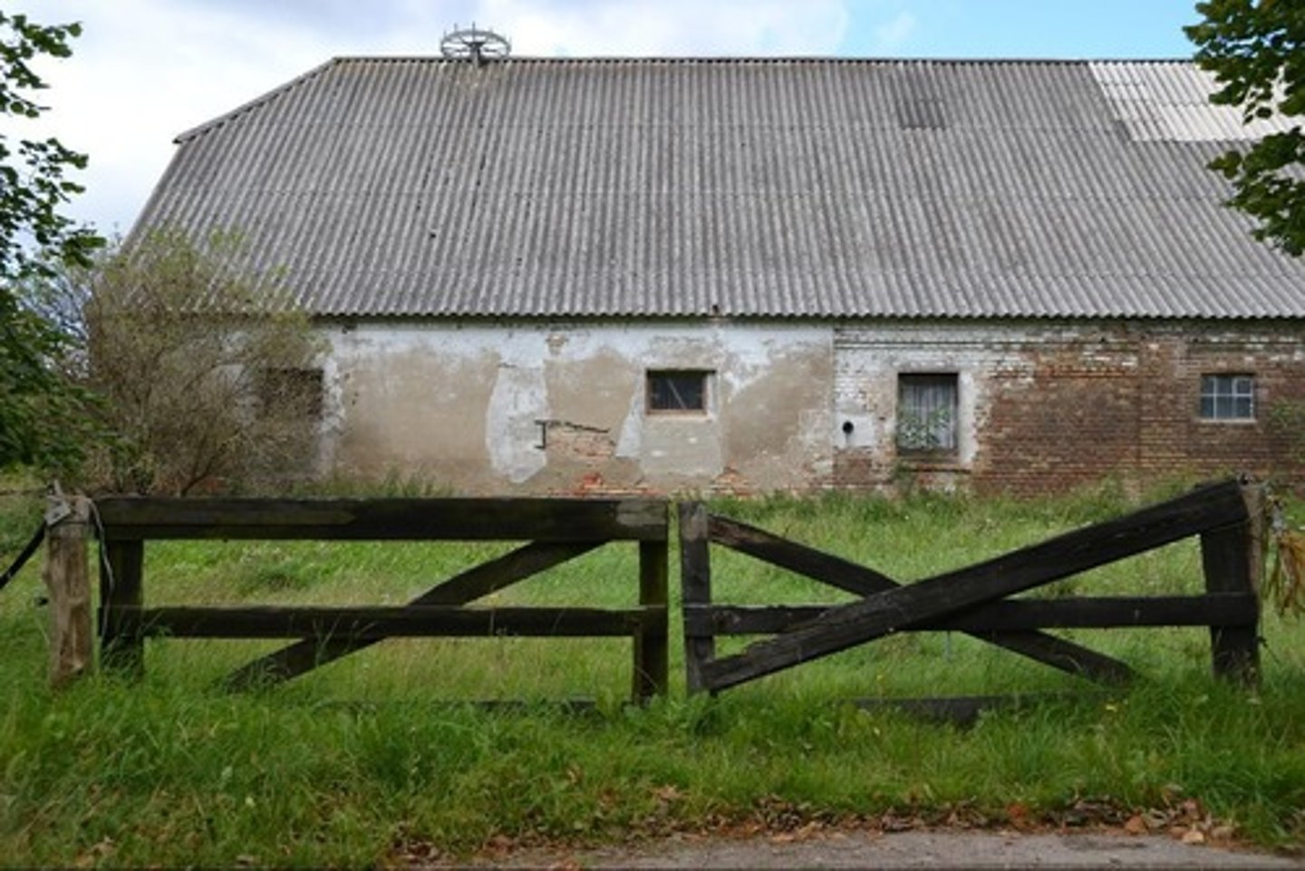 <p>in the country</p>