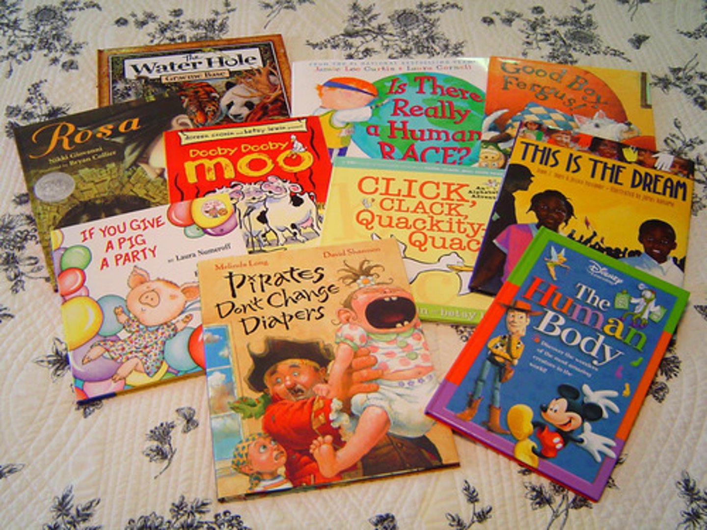 <p>An approach to reading instruction based on the idea that instruction should parallel children's natural language learning. Reading materials should be whole and meaningful.</p>