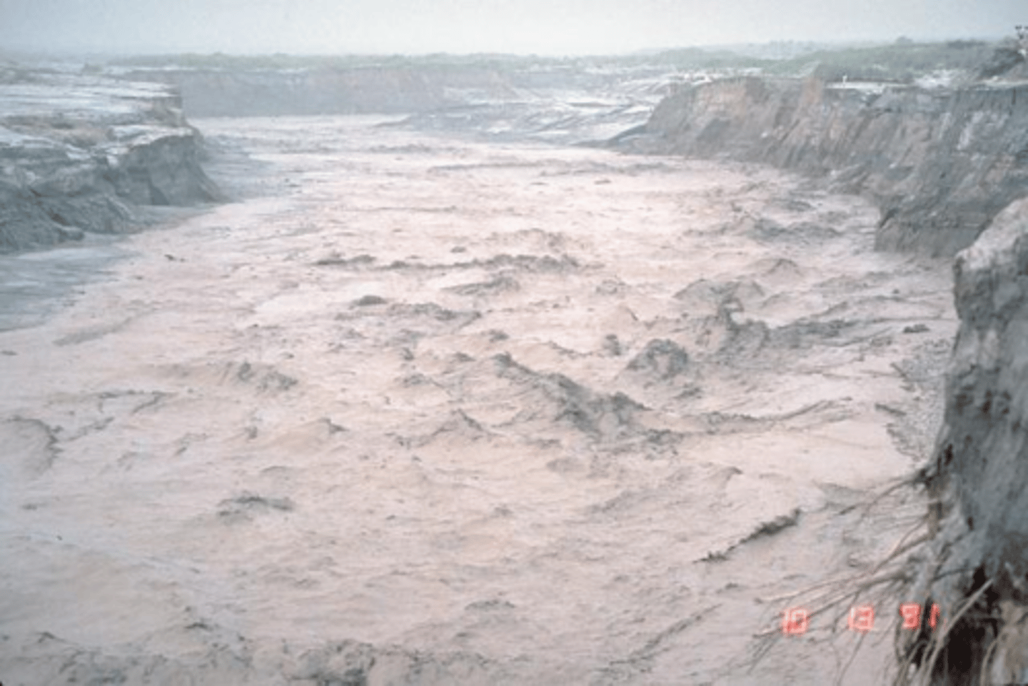 <p>numerous storms cross the country every year bringing with them the risk of severe flooding, landslides, and lahars if combined with a volcanic eruption<br><br>... such disturbances account for the highest numbers of deaths from natural hazards in the Philippines, most fatalities being the result of storm surges<br><br>e.g., Typhoon Haiyan (November 2013)</p>