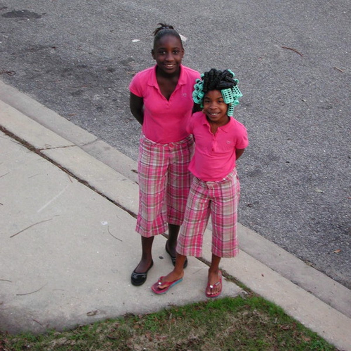 <p>to match (with)</p>