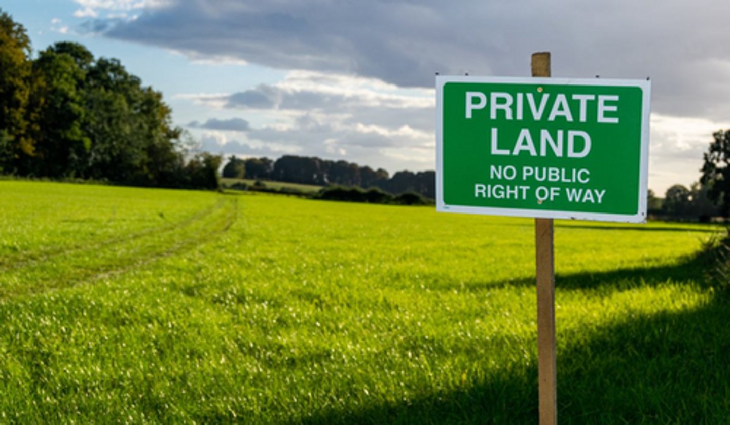 <p>Chapter: Remedies for Breach of Contract: Compensation (Main Rules)</p><p>Facts: Land on which building was constructed on contract was on third party's land, so innocent party could not sue as the land was owned by another company</p><p>Principle: Claimant can only recover damages in their own loss, not a third party's loss</p>