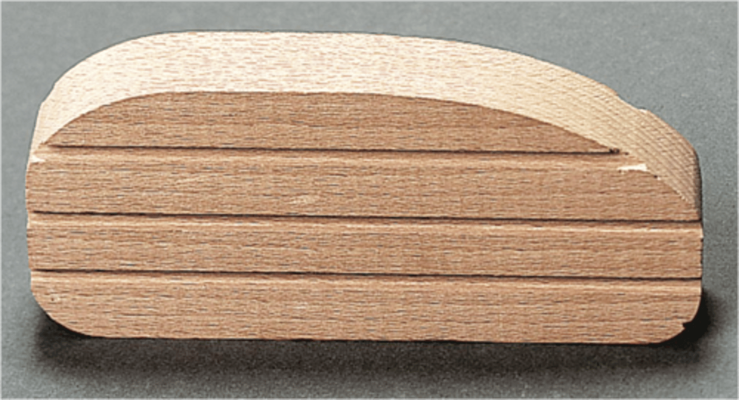 <p>To help a cow that has injured a hoof by protecting the injured hoof.</p>