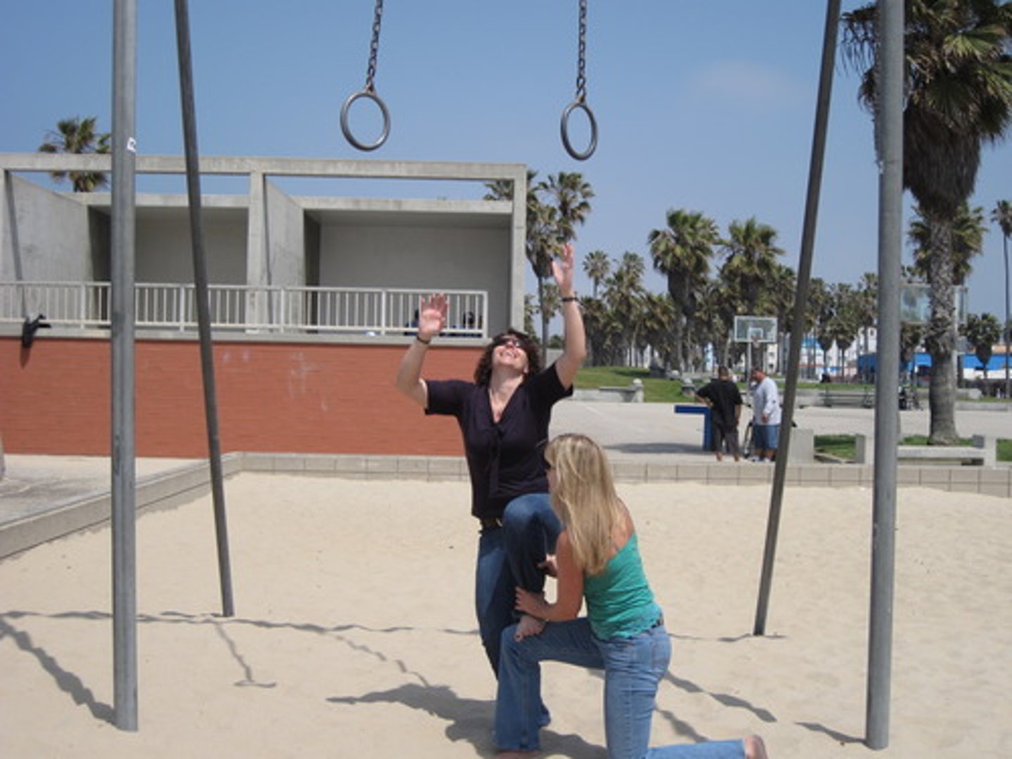 <p>v.推動、促進(景氣)、使上升</p>