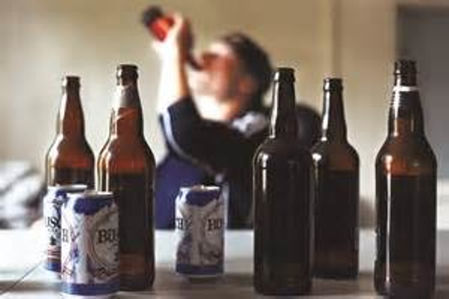 <p>overindulgence in or dependence on an addictive substance, especially alcohol or drugs: lạm dụng chất gây nghiện</p><p>ex: substance abuse is rite amongst the homeless; you only have to look at the huge queues of people lining up outside the methadone clinic each day.</p>