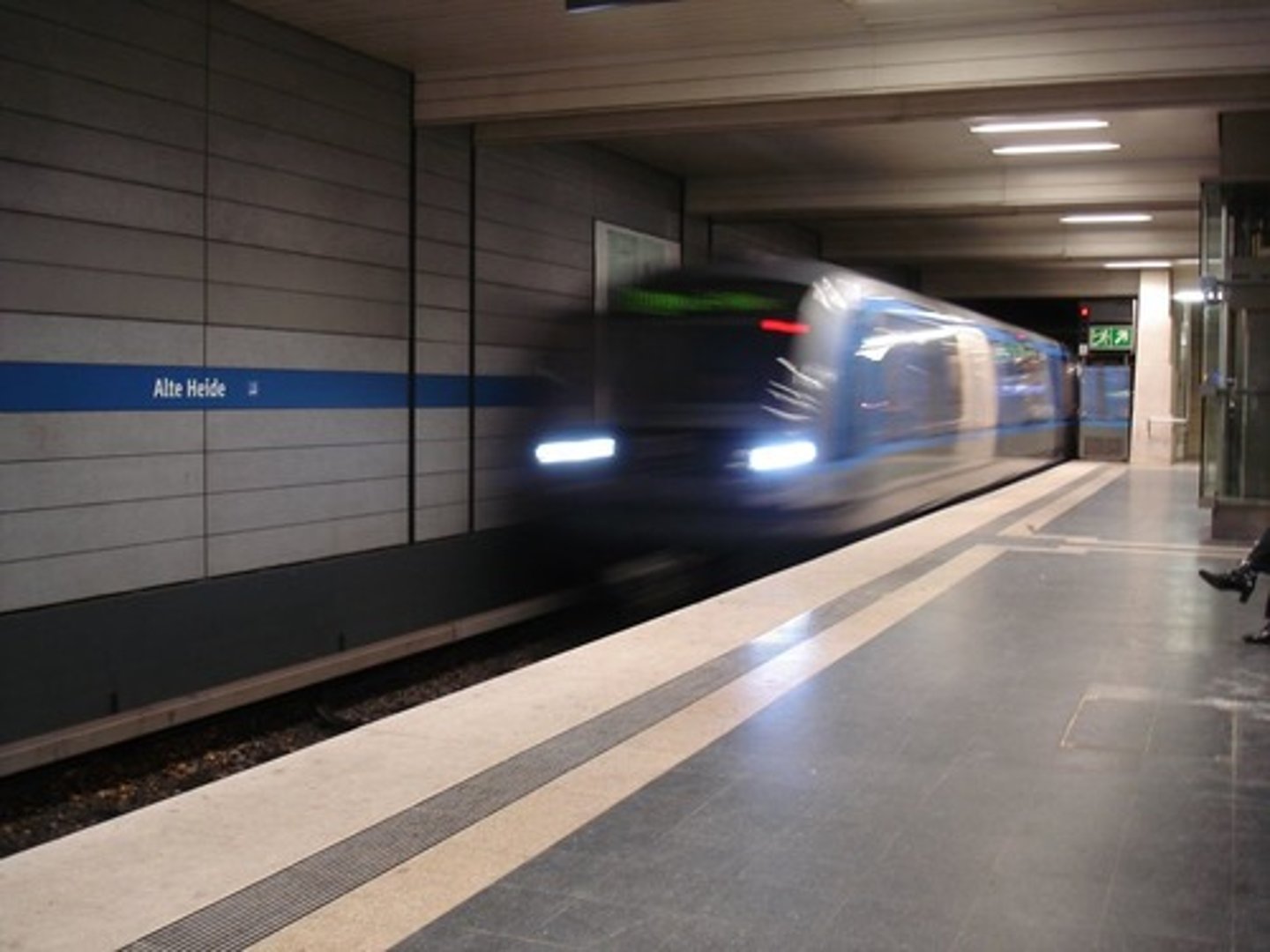 <p>subway</p>