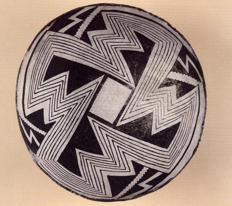 <p><span><span>Red Mesa Black-on-white bowl</span></span></p>