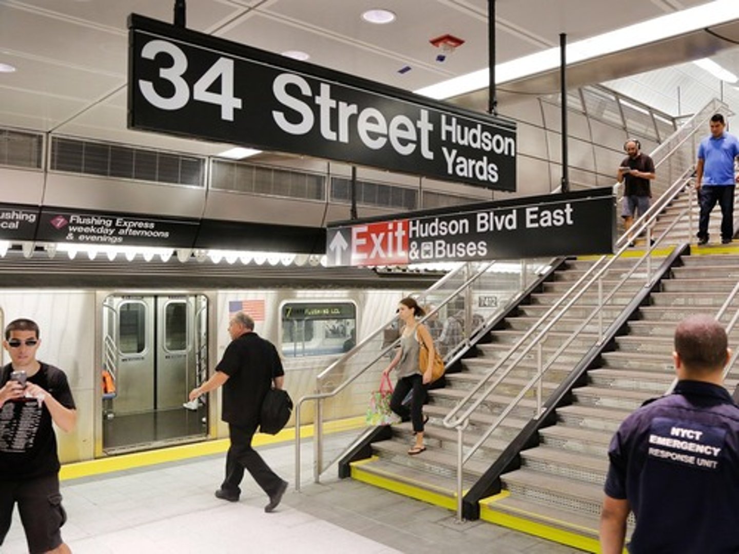 <p>subway station</p>