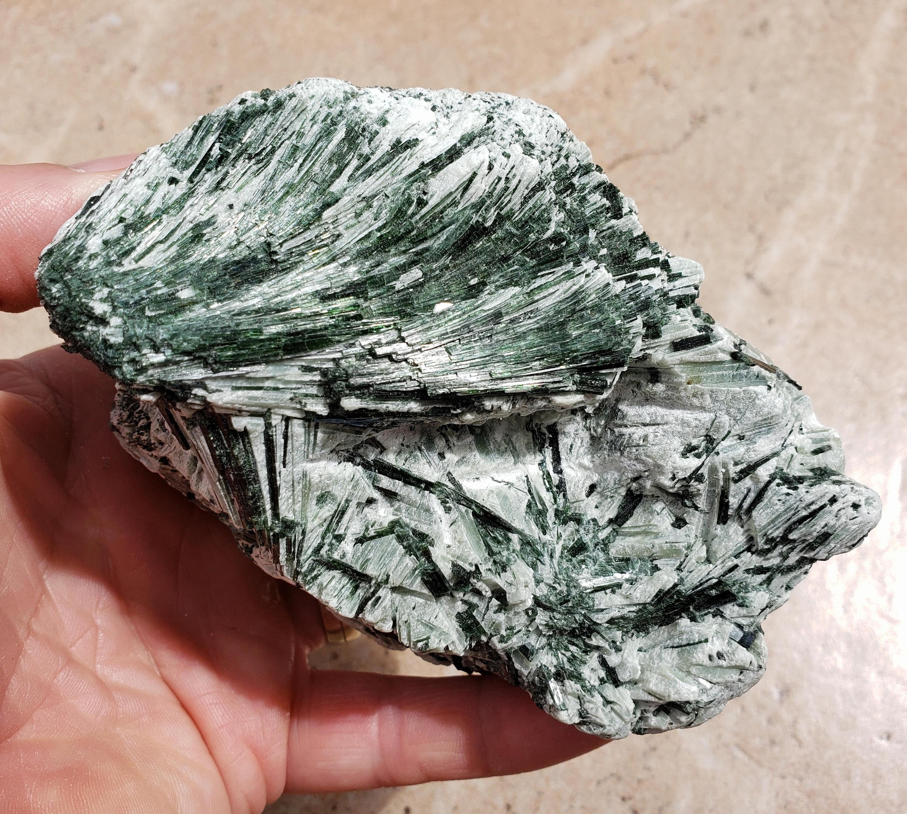 <p>What mineral is this?</p>