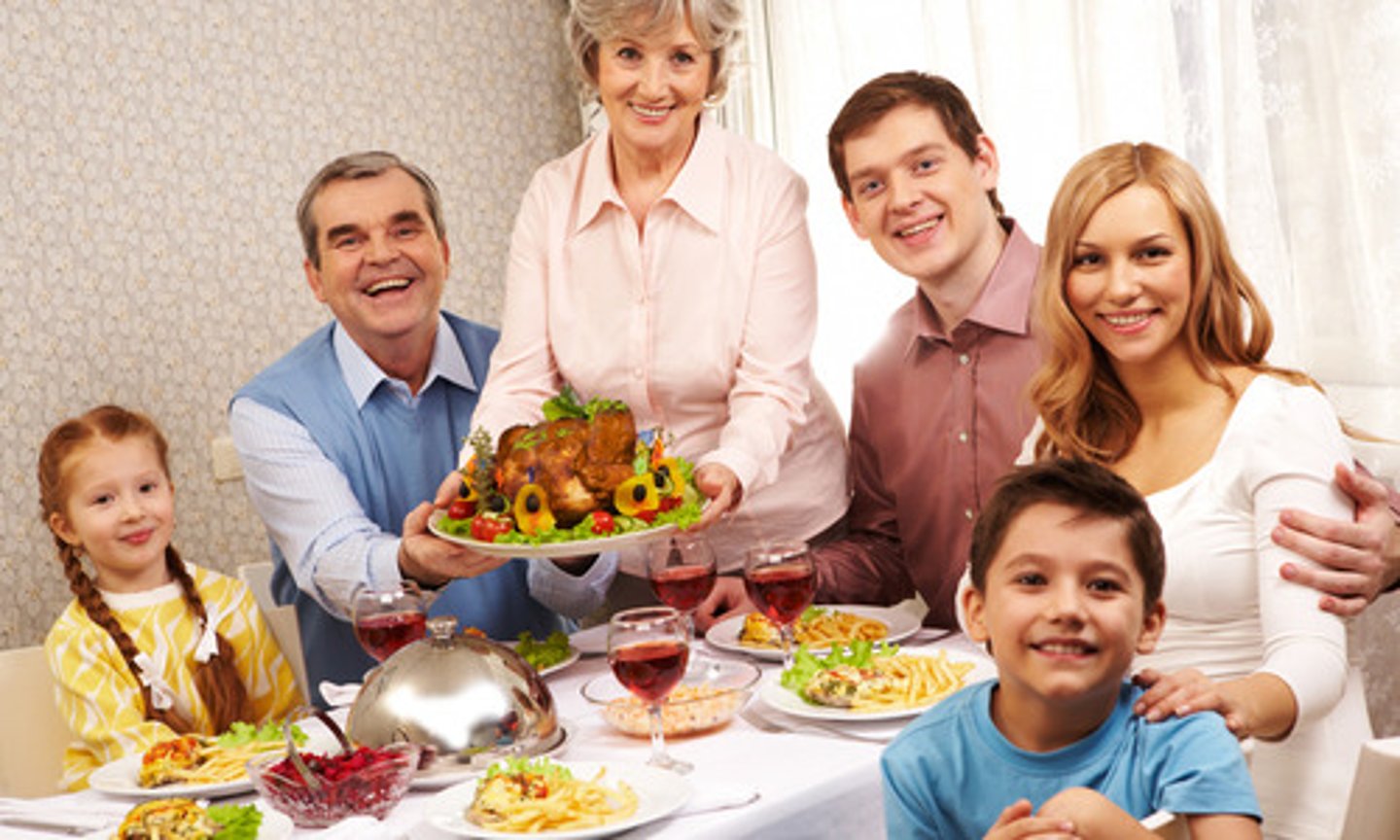 <p>np • /ˈfæmɪli ˈbɒndɪŋ/ • The process of developing close relationships within a family. • Gắn kết gia đình • "Family bonding activities include playing games and cooking together."</p>