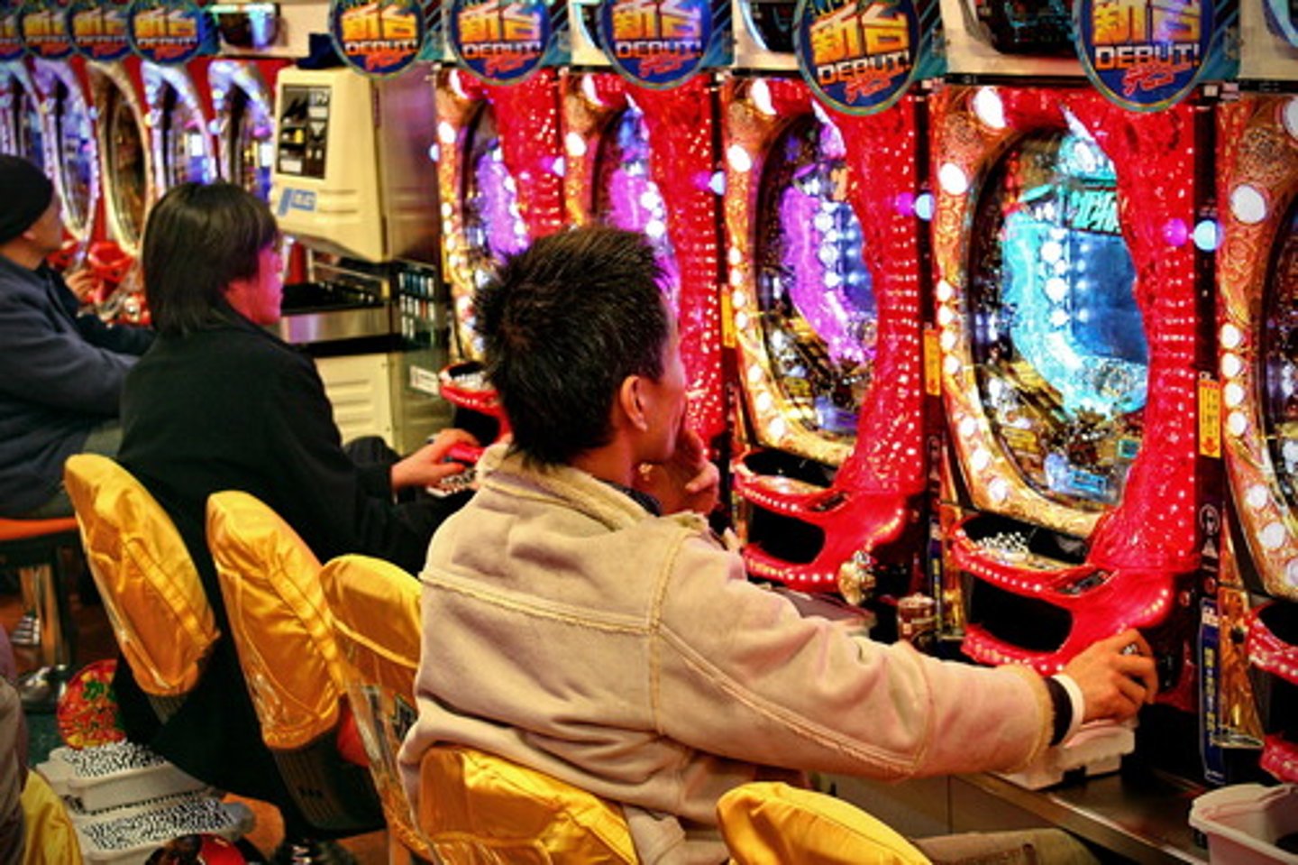 <p>trò chơi pachinko</p>