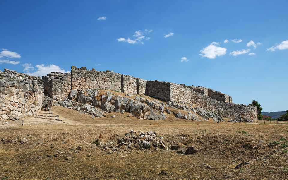 <p>When was Tiryns built ? </p>