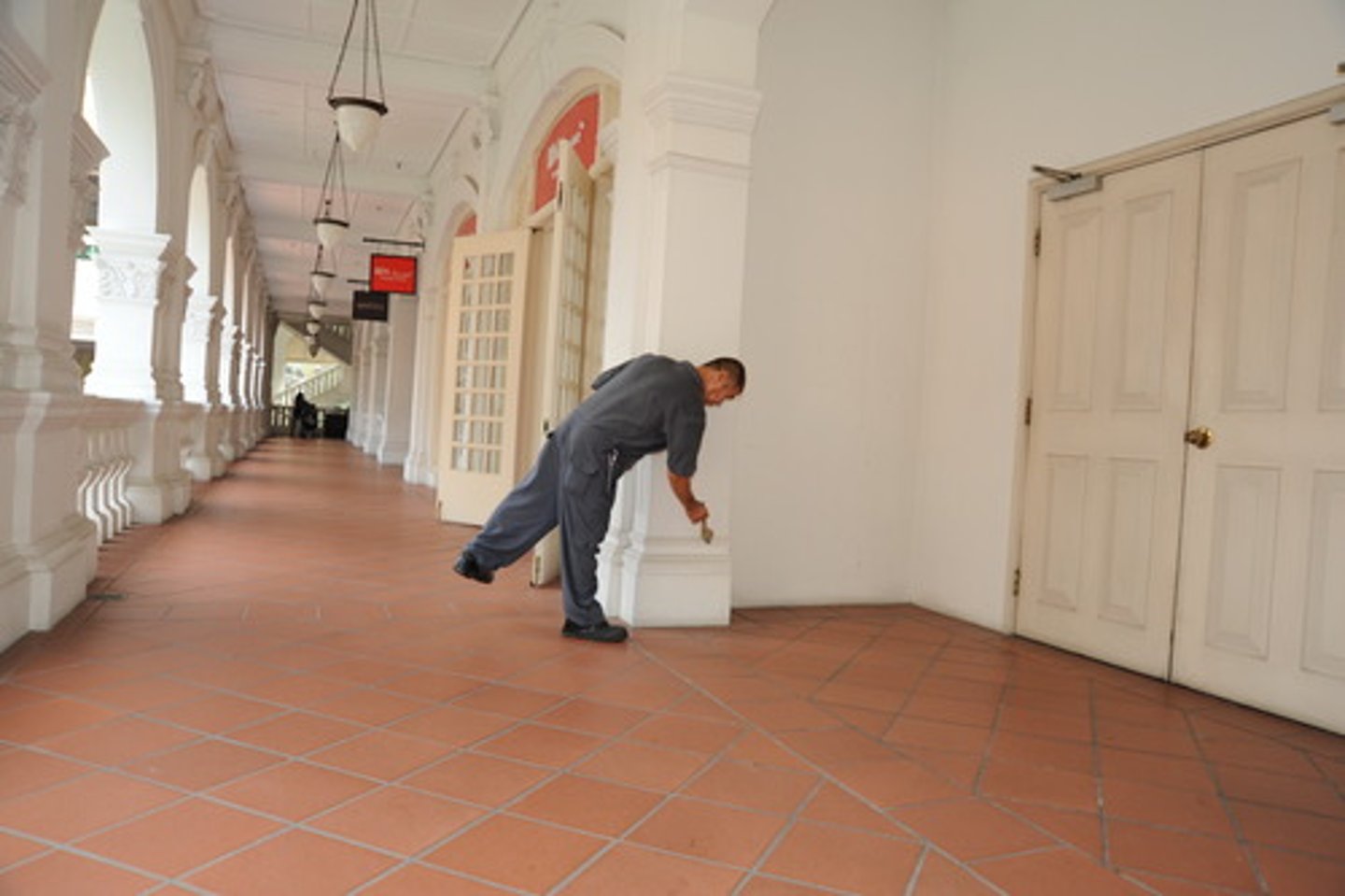 <p>đòi hỏi chi phí bảo trì cao</p>