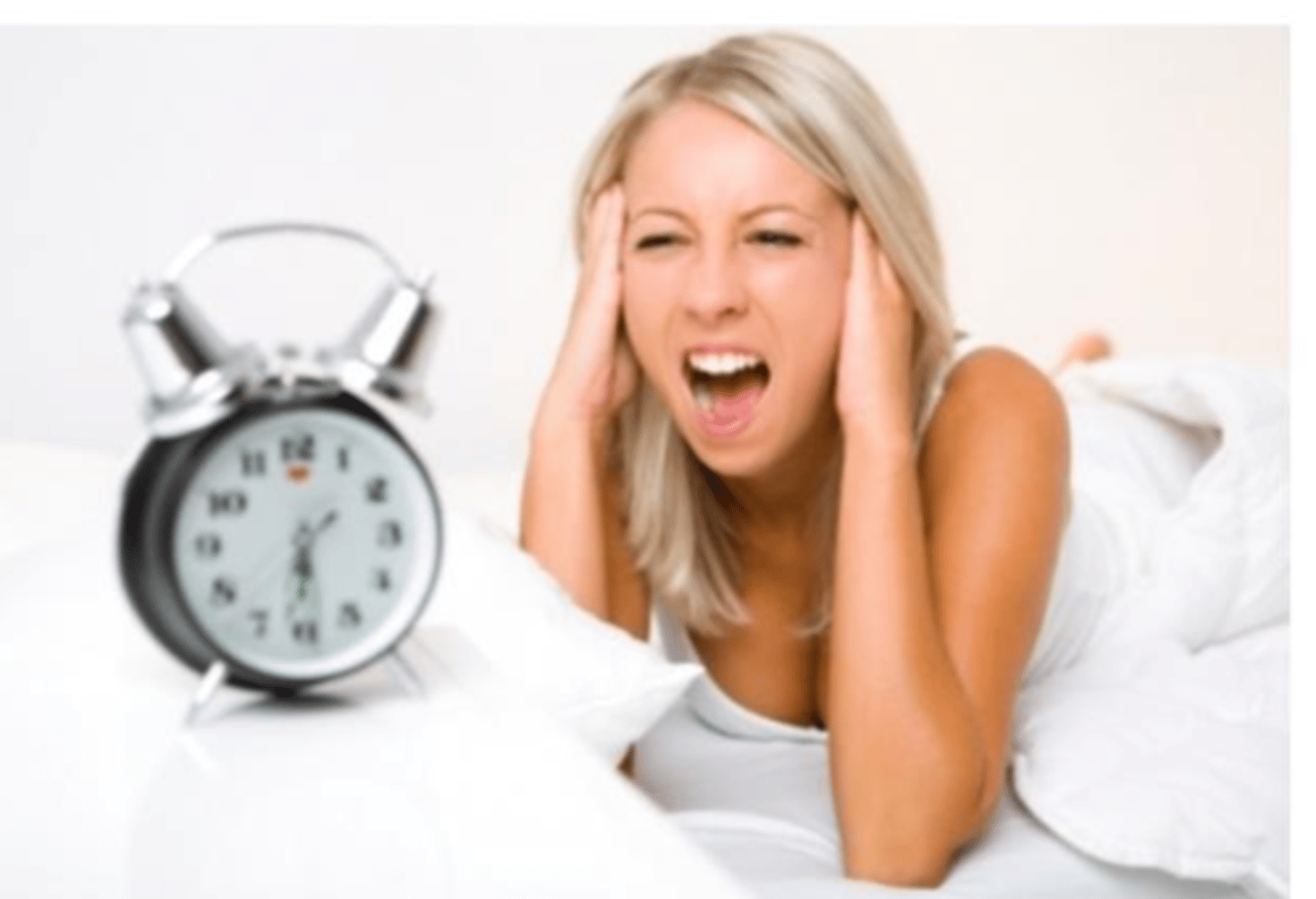 <p>It's early - Sớm</p>