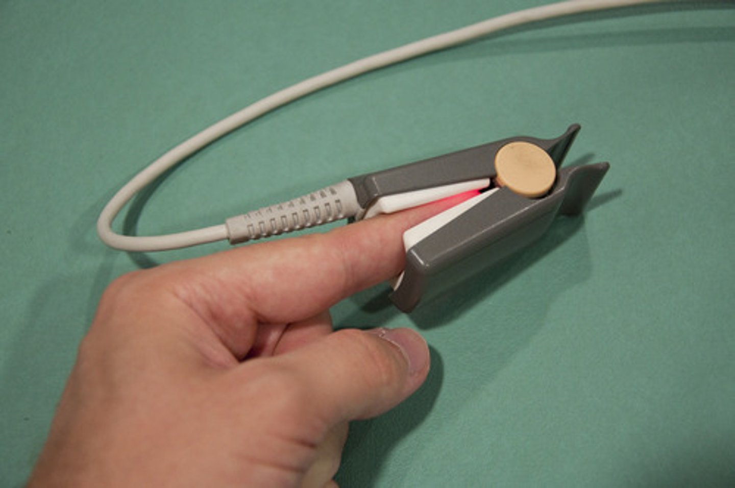 <p>• Non-invasive measure peripheral arterial oxyhemoglobin saturation</p><p>• Ratio (as %) between actual oxygen content of hemoglobin and the potential maximum oxygen-carrying</p><p>capacity of the hemoglobin</p><p>• Helps in oxygen use, titration, monitoring those at risk, postoperative care</p><p>• Normal &gt; 90%</p><p>• Presence of lung conditions = 88-92%</p>