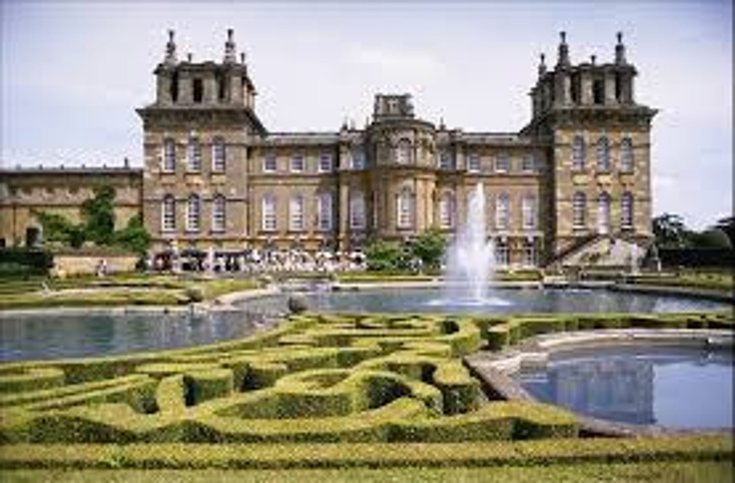 <p>Built by the English Parliament during the English Baroque period as a national gift to John Churchill, 1st Duke of Marlborough. It was designed by John Vanbrugh, aided by Nicholas Hawksmoor.</p>