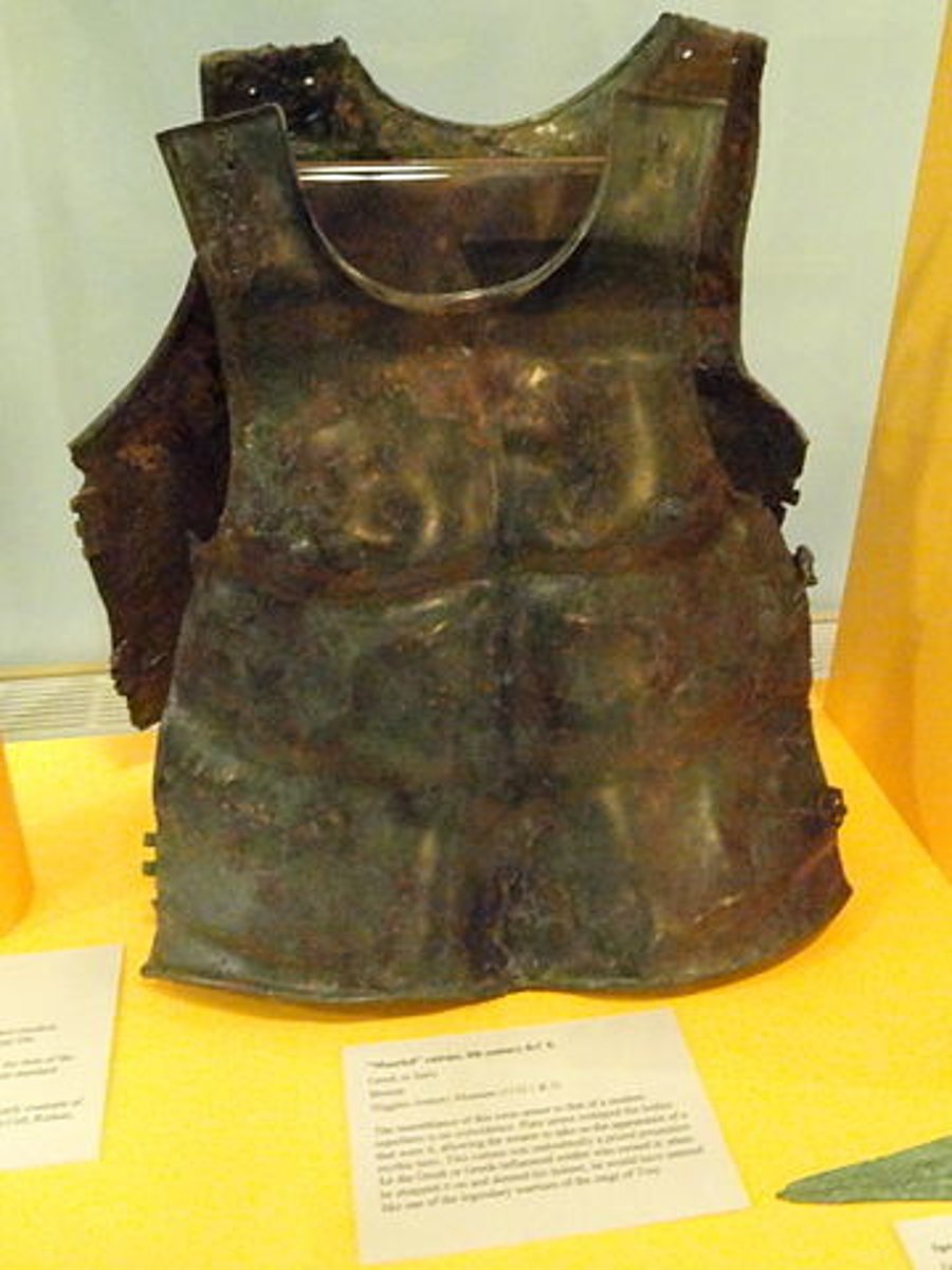 <p>A type of body armour that was cast to fit the wearer's torso and designed to mimic an idealised human physique. This armour was made of bronze and used by all men in the Spartan army. The upper classes would have more intricate designs.</p>