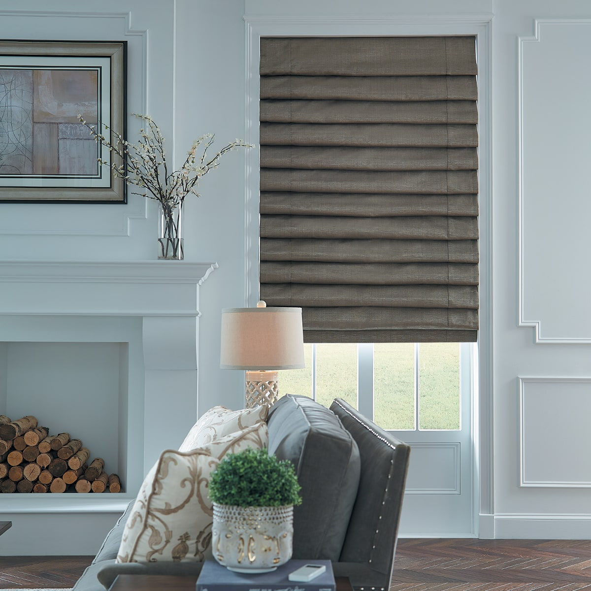 <ul><li><p>Fabric covered shades of horizontal panels </p></li><li><p>wooden slats inserted horizontally  at intervals downs its entire length </p></li></ul><p></p>