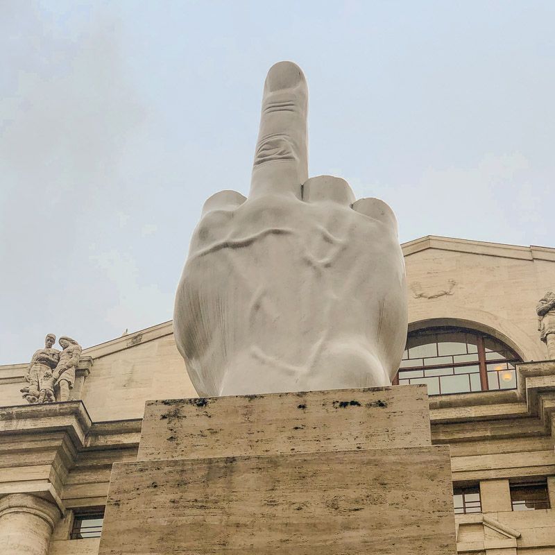 <ul><li><p><strong>Finger:</strong> ngón tay <span data-name="high_five" data-type="emoji">✋</span></p></li></ul><p></p>