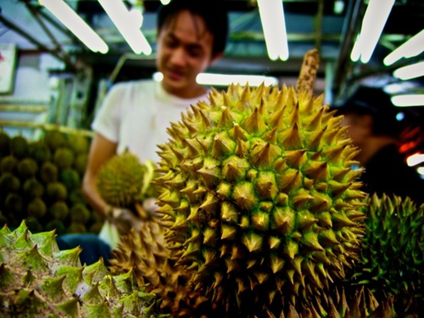 <p>(a) hăng; cay (ớt...)</p>