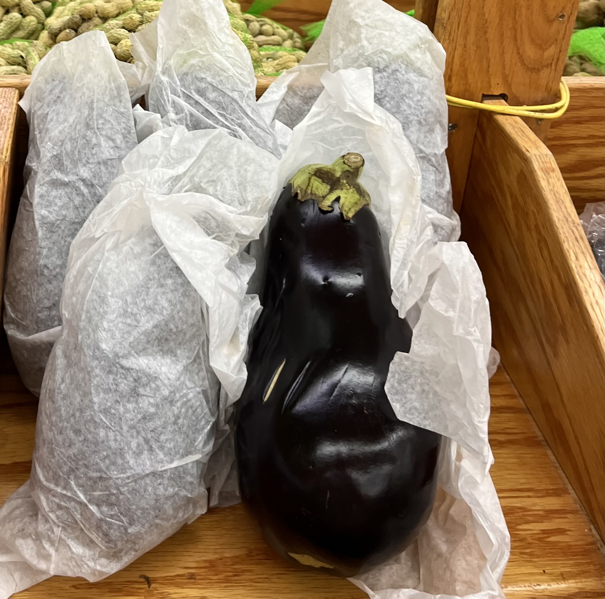 <p>FANCY EGGPLANT</p>