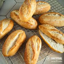 <p>das Brötchen (-)</p>