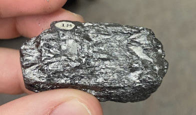 <p>Leaves streaks, <strong>Used as 'lead' in pencils</strong></p>