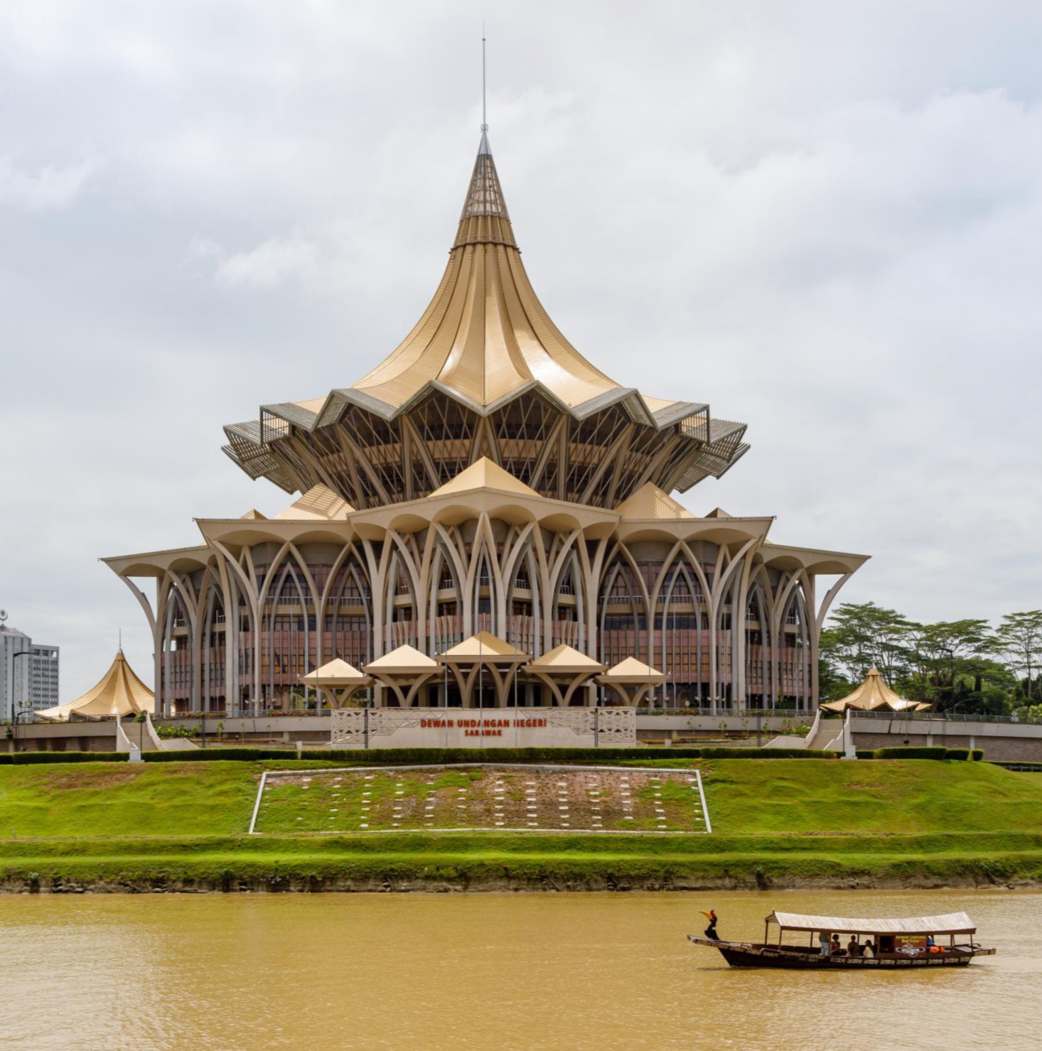 <ul><li><p><span>Architects: Konsortium Kumpulan Seni Reka Sdn Bhd + Design Team.</span></p></li></ul><ul><li><p><span>Details: Nine-pointed star roof form referencing Borneo motifs; modern steel structure.</span></p></li><li><p><span>Significance: Combines state identity with futuristic monumental design.</span></p></li></ul><p></p>