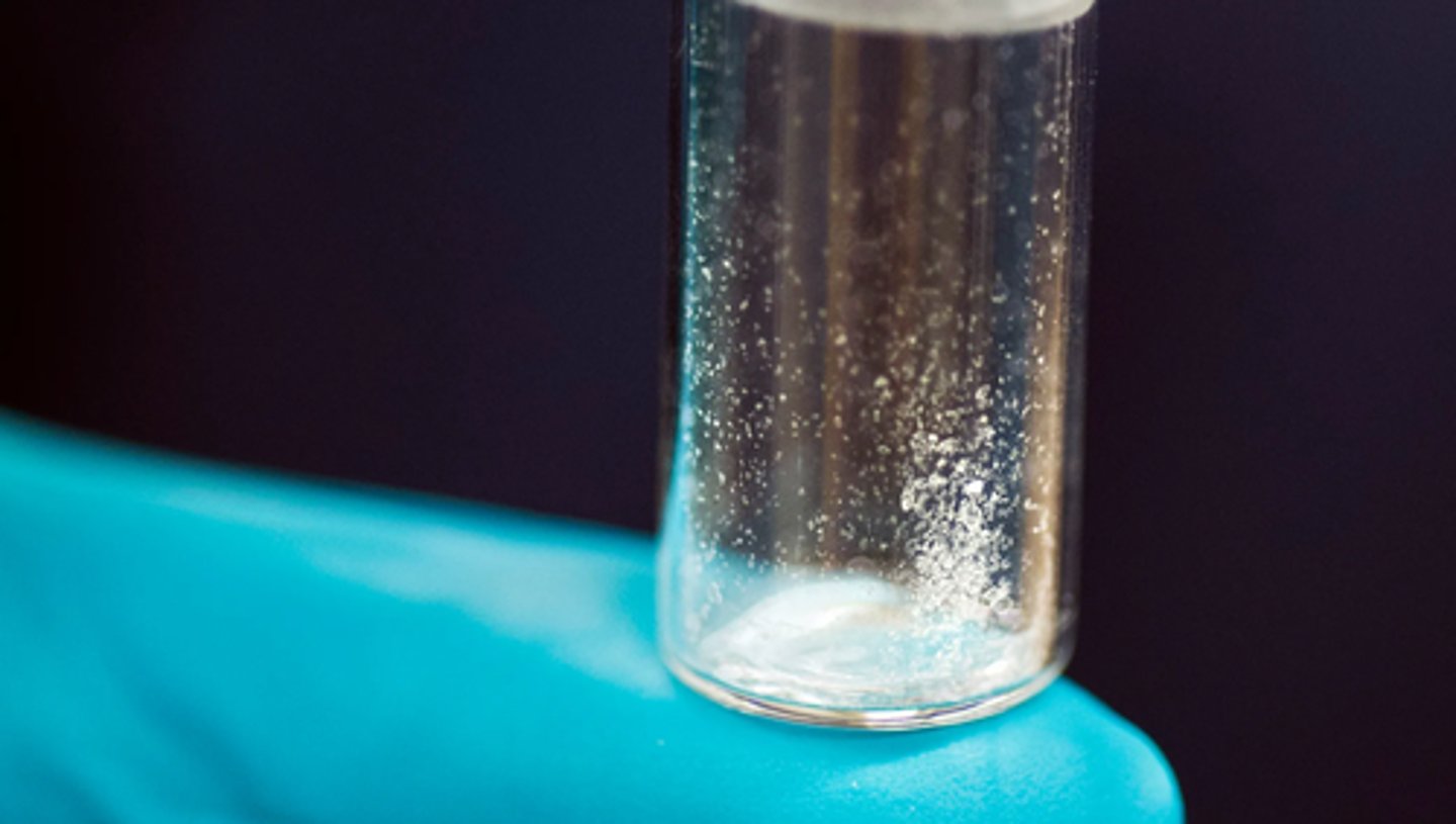 <p>- morphine IV: 2-10 milligrams/dose</p><p>- fentanyl IV: 25-50 MICROGRAMS/dose (about 1000x more potent than morphine!)</p>