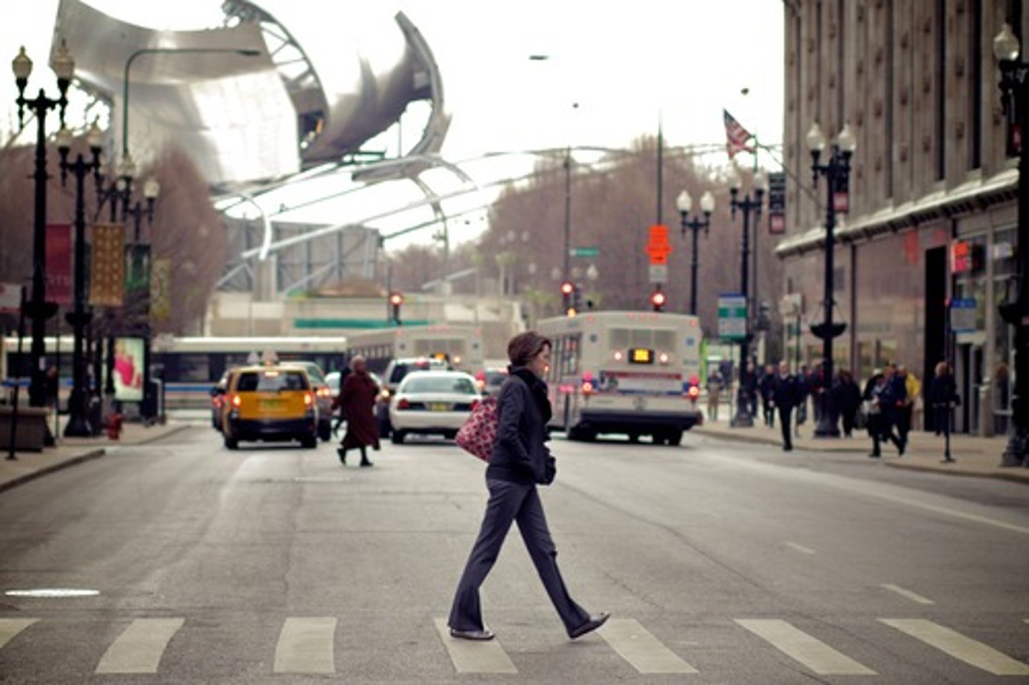 <p>traverser la rue</p>