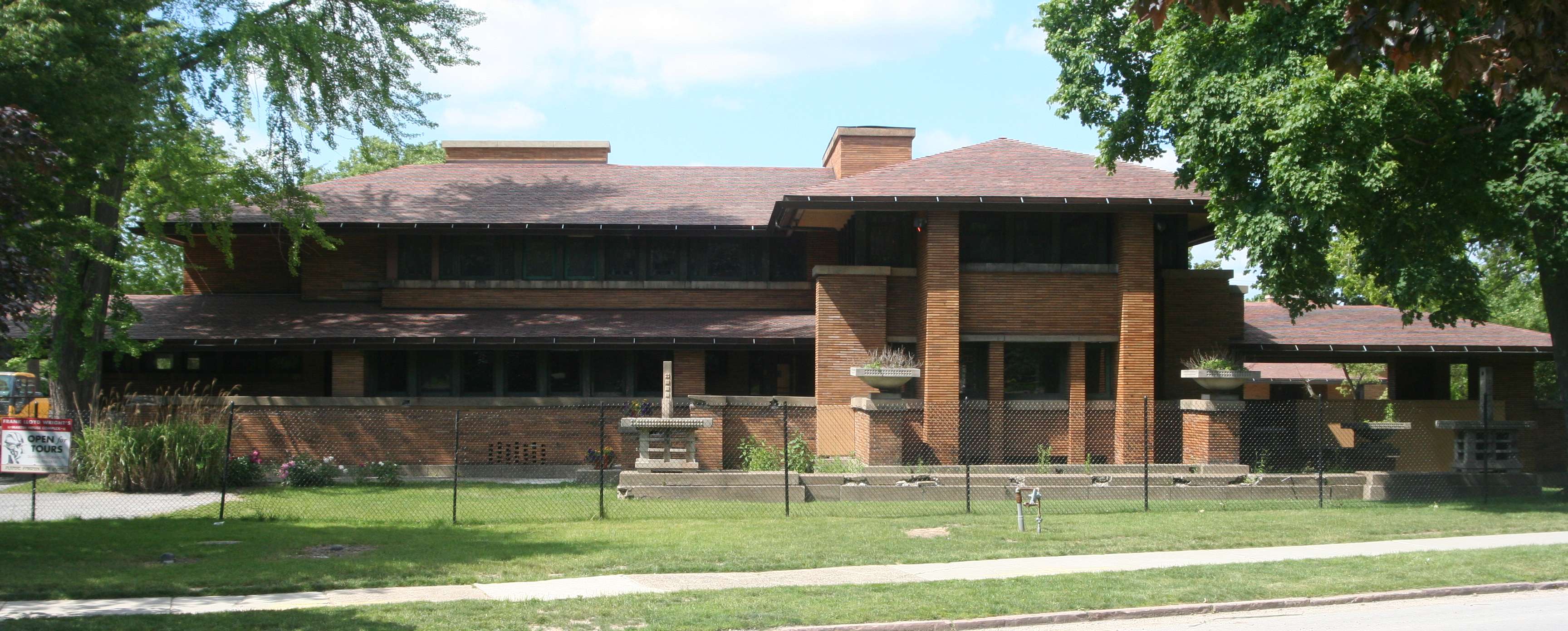 <p>Darwin D. Martin House, 1905, Wright</p>