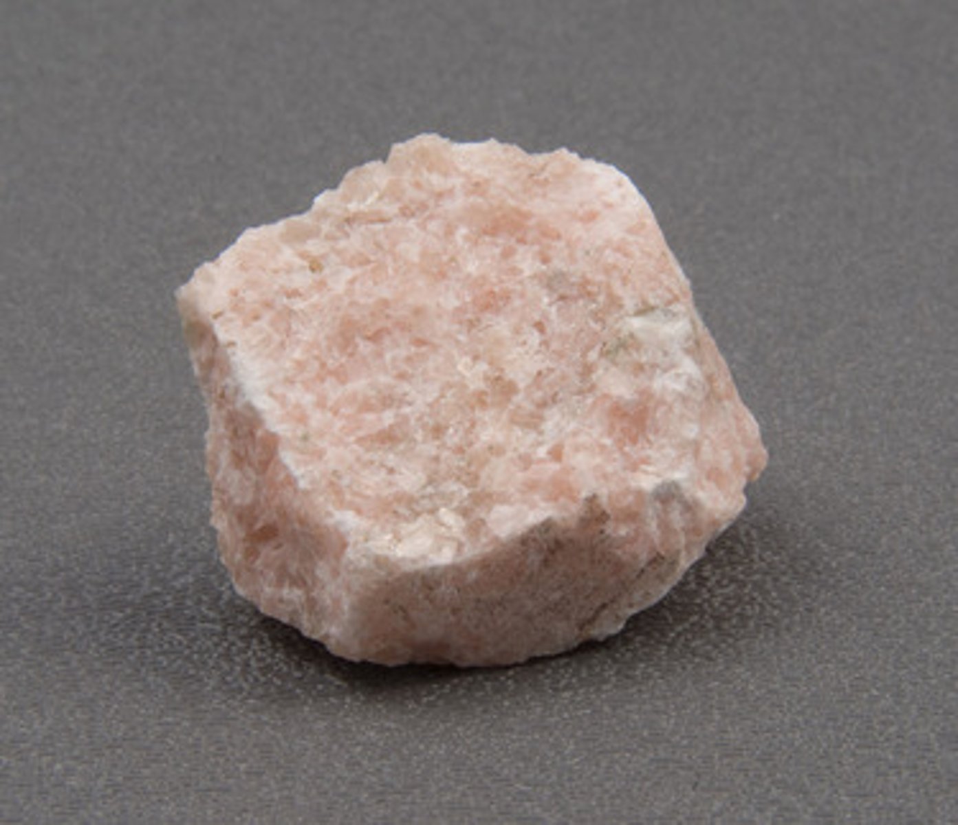 <p>Made up of only 1 mineral</p>