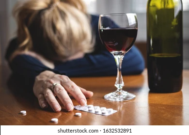 <p>What worsens mental illness symptoms?</p>