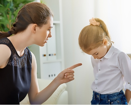 <p>If you are going to <strong>punish</strong> somebody, you think that this person should suffer.</p><p><span>|ˈpʌnɪʃ|</span></p><p>Наказывать</p>