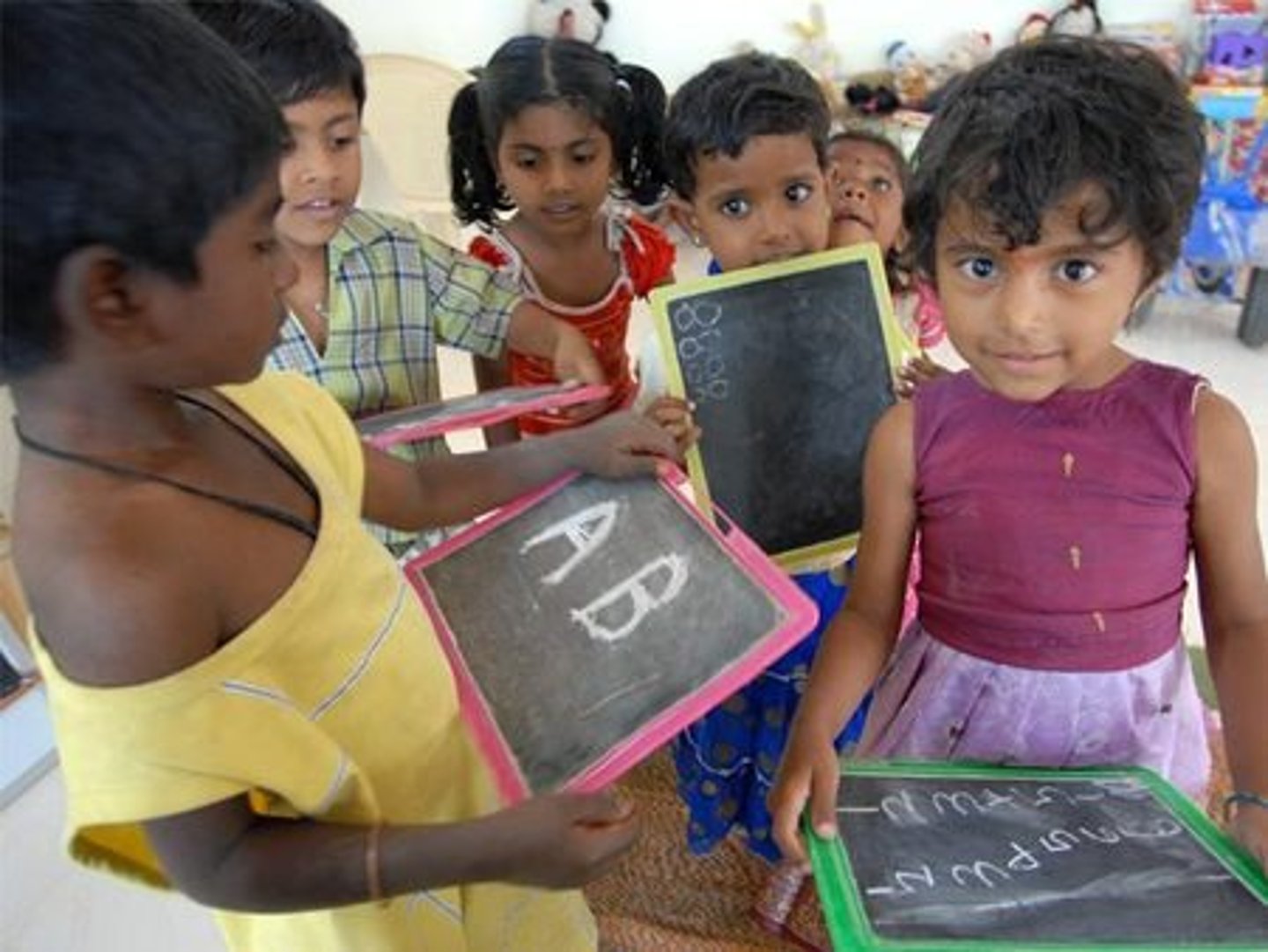 <p>люди за межею бідності</p>