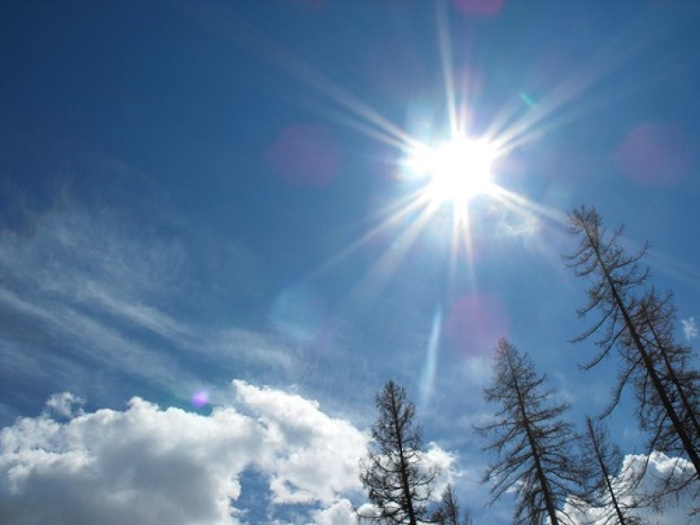 <p>to shine, to be lit</p>