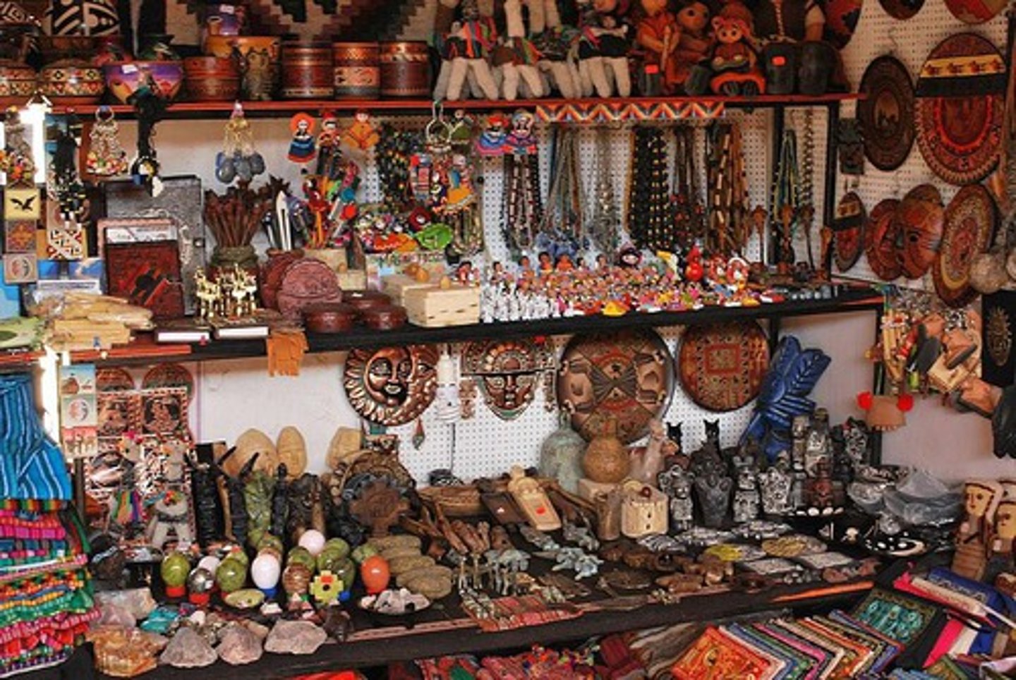 <p>to buy souvenirs</p>