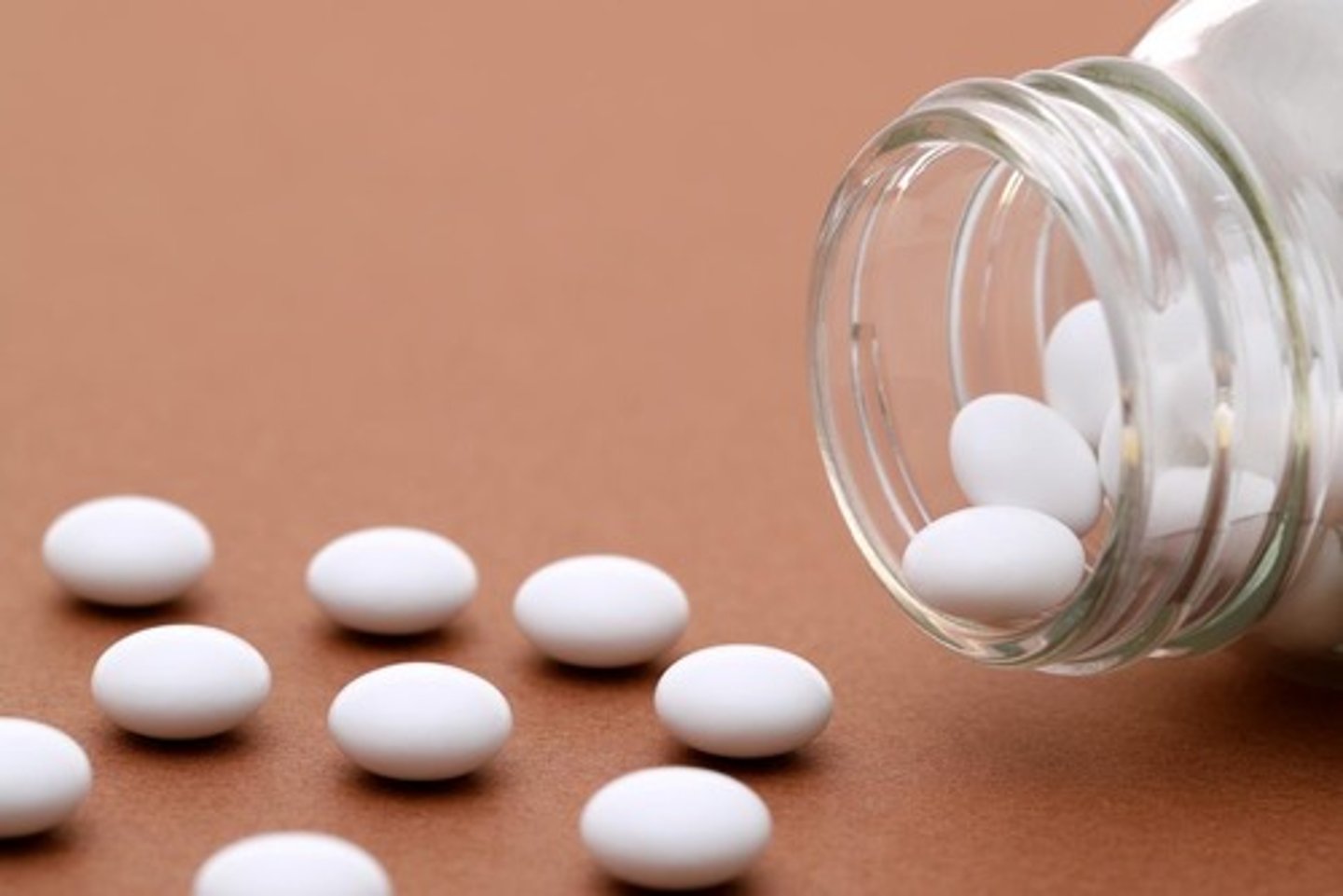 <p>Antidepressant drugs work by raising the levels of neurotransmitters such as serotonin and noradrenaline, which are thought to play a role in our mood.</p><p>These drugs are given to patients who have suffered from long term and/or recurring episodes of mild or severe depression.</p>