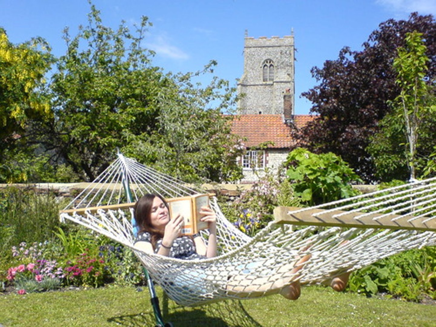 <p>for relaxation, to relax</p>