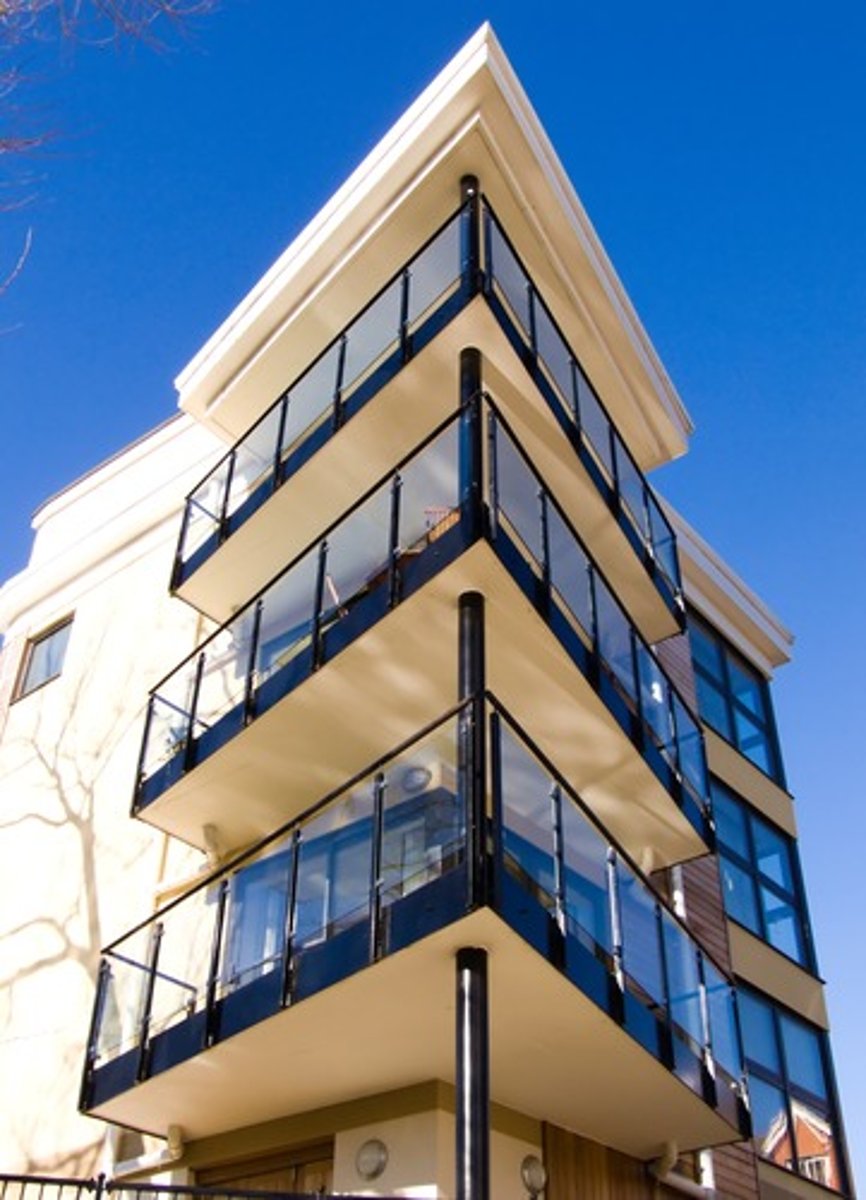 <p>apartment (gōngyù)</p>